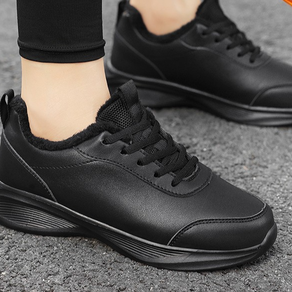 Women?s fleece-lined warm shoes
