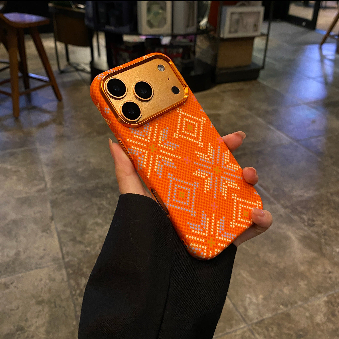 Diamond Pattern Magnetic Phone Case for iPhone