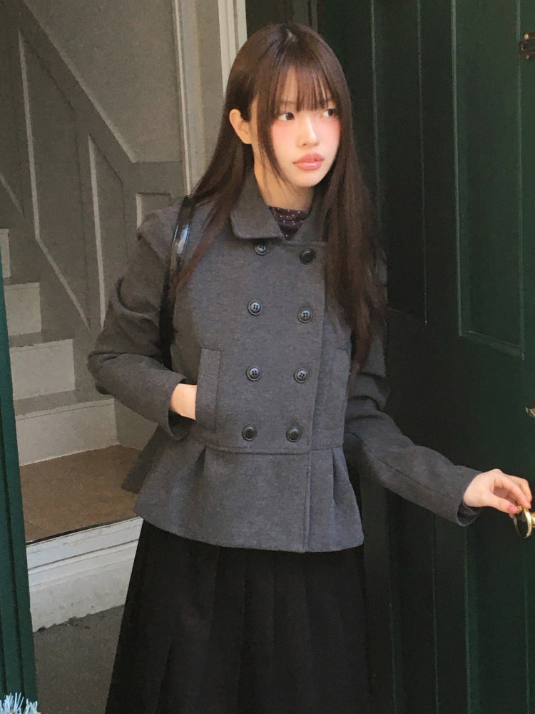Double-breasted women's wool coat