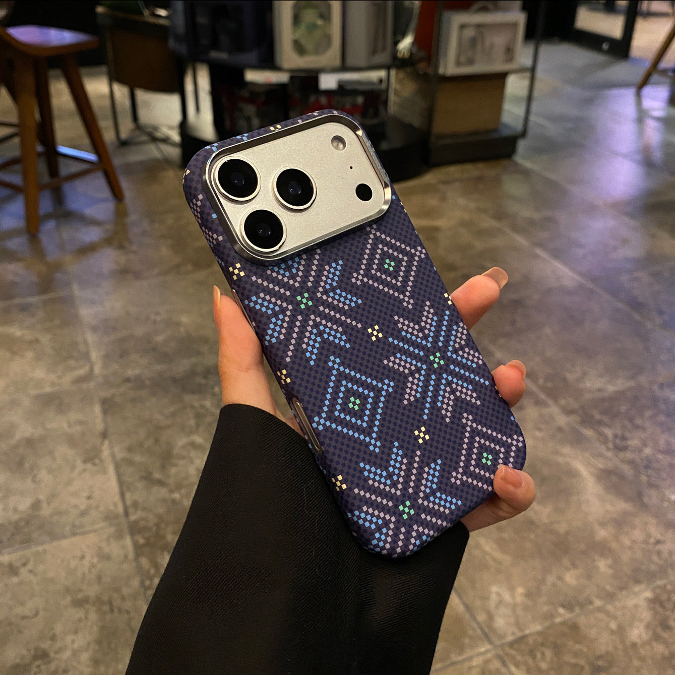 Diamond Pattern Magnetic Phone Case for iPhone