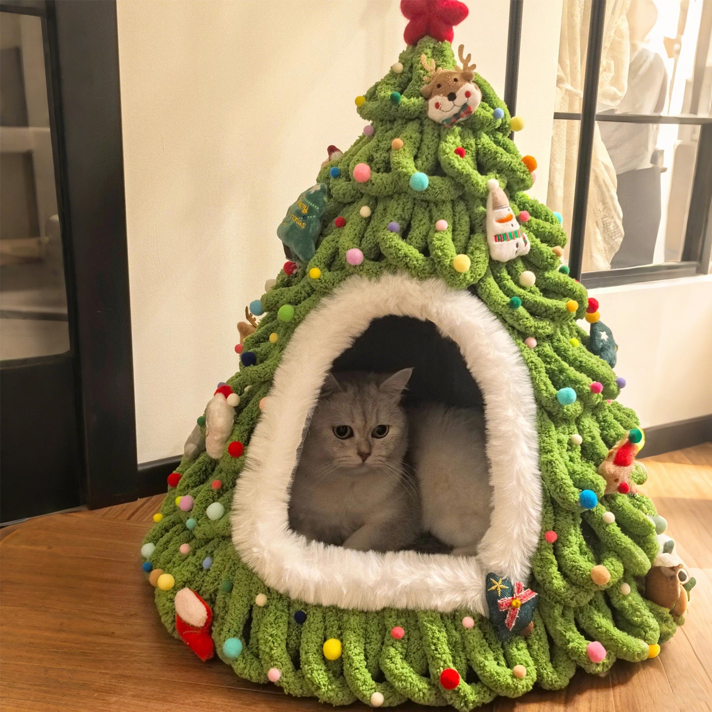 Hand-Woven Christmas Tree Pet Nest
